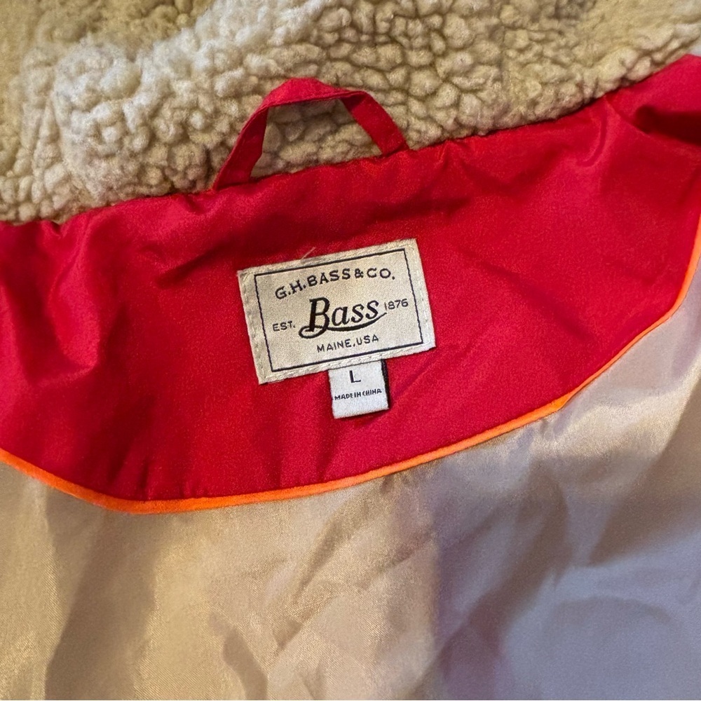 G.H. Bass & Co. Vibrant Red Hooded Puffer Jacket - Picture 4 of 7